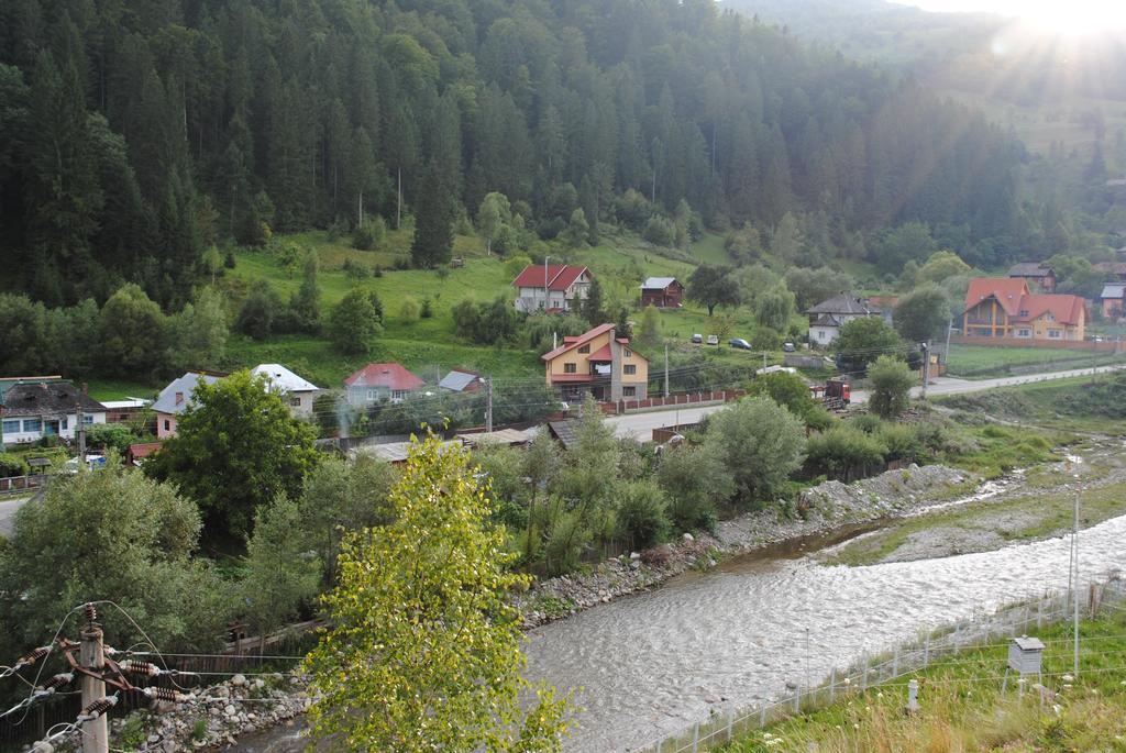 Pensiunea "La Sandel" Voineasa Esterno foto